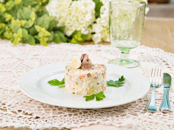 Ресторан Доставки Мамуля - Оливье с говядиной