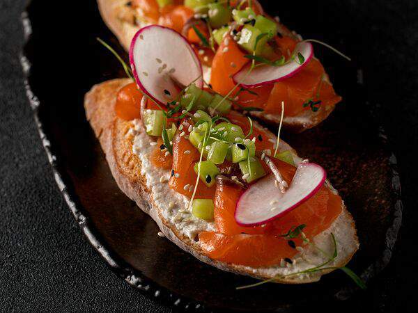 Секреты - Брускетты с семгой