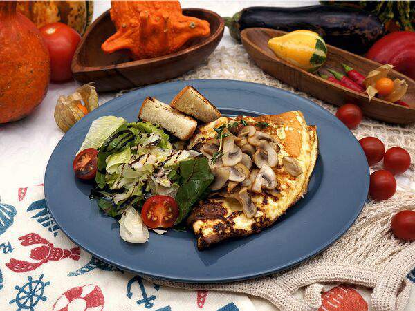 Кафе-пекарня Susser - Омлет с бужениной и грибами