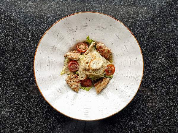 Импресс - Салат Цезарь с куриным филе