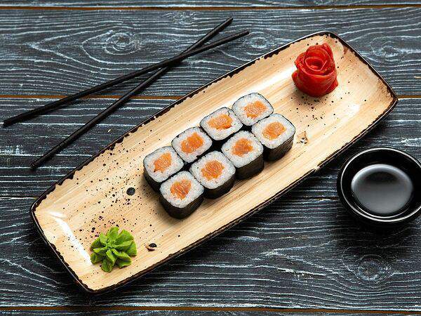 The Rolling Rolls - Классика с лососем