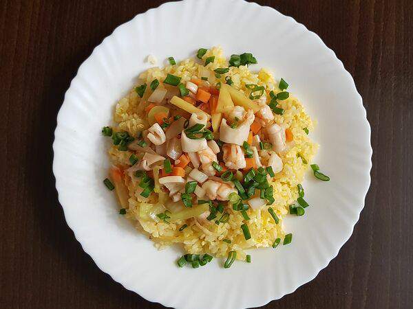 Аян - Рис жареный с морепродуктами и яйцом