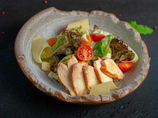 Macarena - Цезарь с куриной грудкой