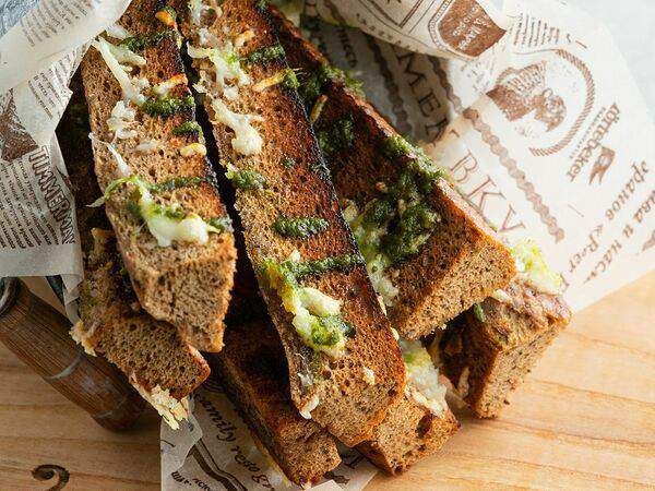 Jager restopub - Гренки из солодового багета