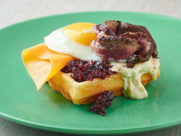 Union Coffee Pizza - Вафля с ростбифом