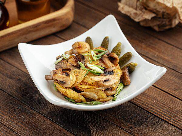 Ларисс Иванну Хачу! - Картофель жареный с грибами и корнишонами