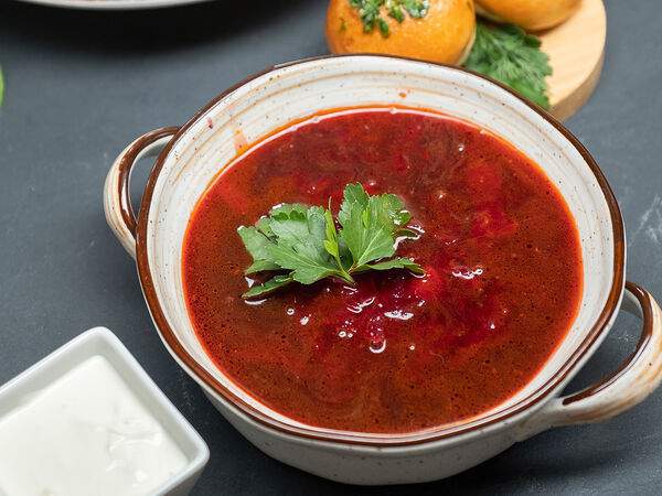 Залив - Борщ Украинский с чесночными пампушками и сметаной