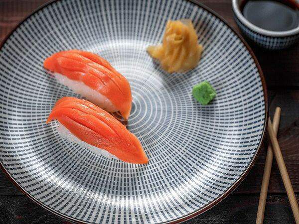 Эбби Noodles & Sushi Bar - Суши лосось