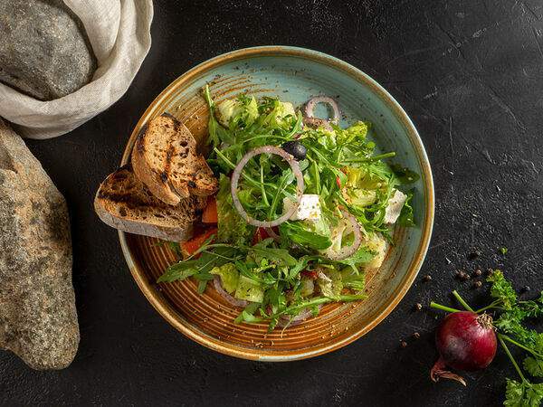 Golden Coffee - Салат с сыром фета