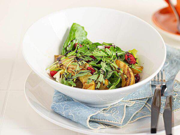 Travelers coffee - Салат с печенью и грушей