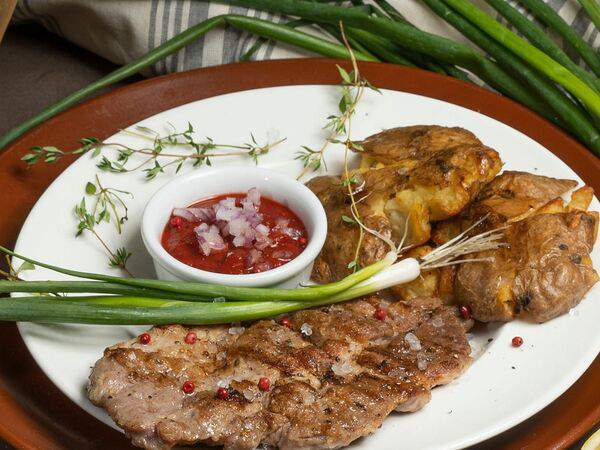 Хуторок - Ломоть cвинoй шеи на гриле