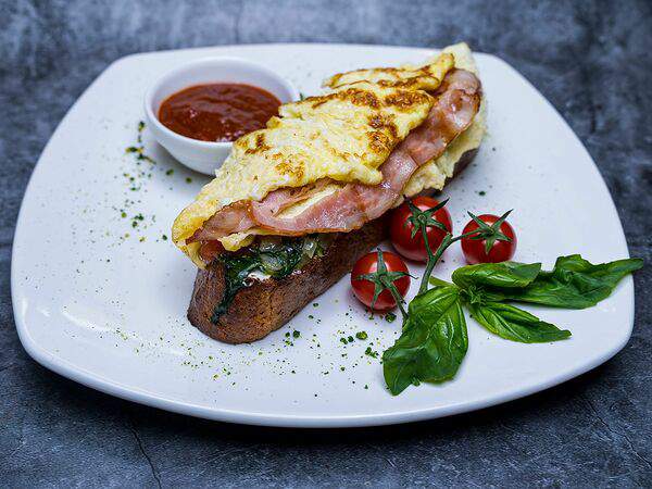 Дон-Аппетито - Брускетта с омлетом и беконом