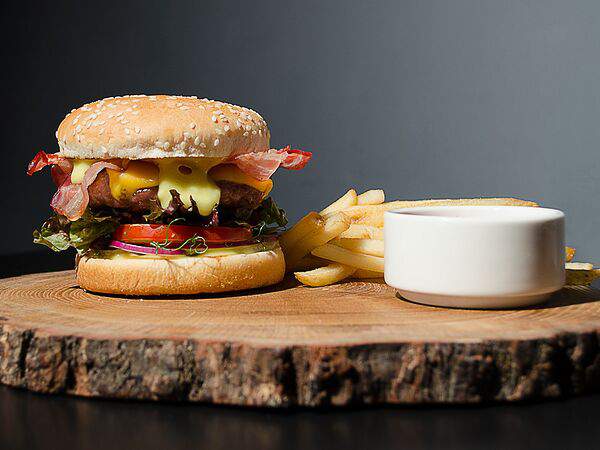 Crazy Brothers - Бургер со свининой и беконом