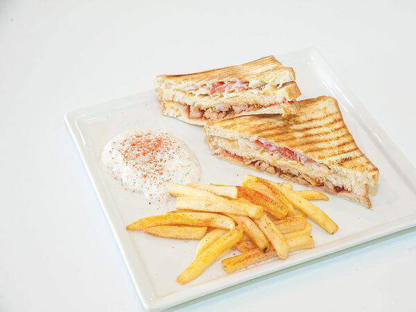 GirosCafe - Клаб-сэндвич с курицей