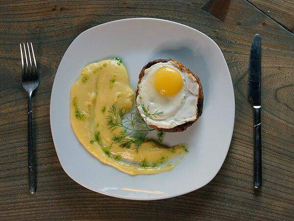 Hofo - Бифштекс с яйцом