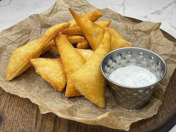 Bocca Pizza - Анжолетти солёные со сметанно-чесночным соусом