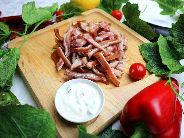 Вечная пятница - Ушки свиные с соусом