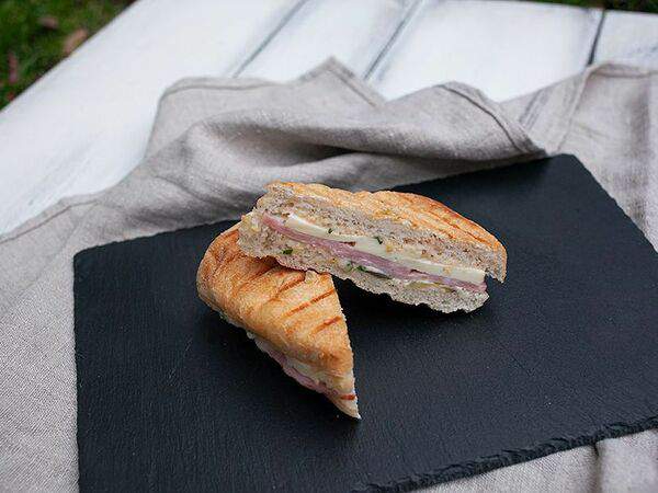 Cookushka coffee - Панини с ветчиной и моцареллой