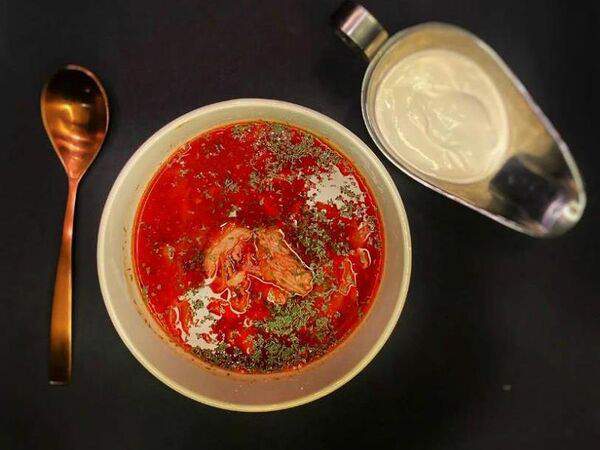 Vladbeef Bar - Традиционный борщ со сметаной