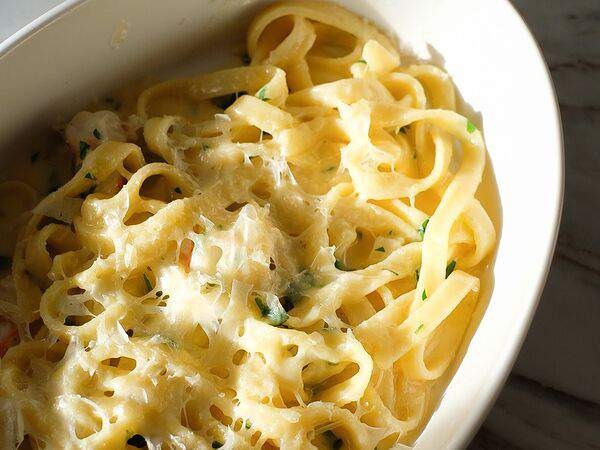 Bisou Bisou Bistro - Спагетти и чесночные креветки