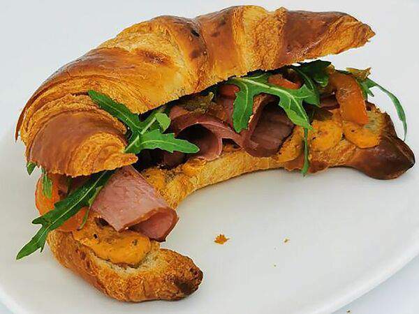 Кофефорния - Круассан Говядина-Халапеньо