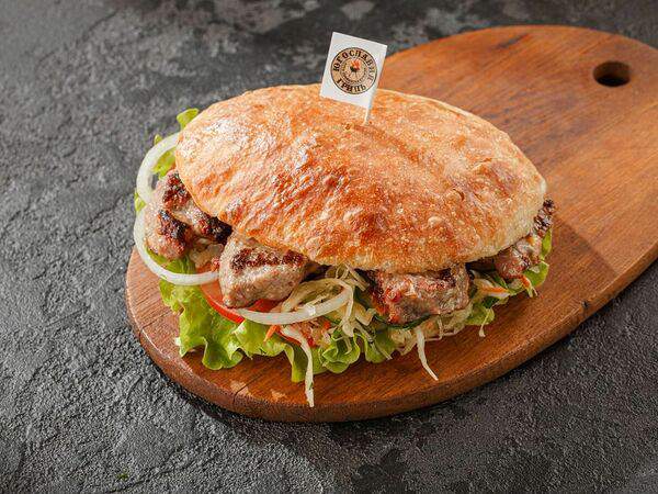 Югославия - Бургер с лесковачки уштипак