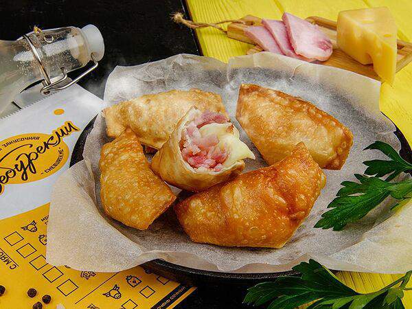 Чебурекми - С моцареллой и ветчиной