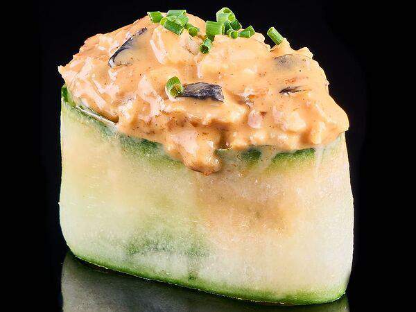 Nishiki - Гункан в огурце с угрём