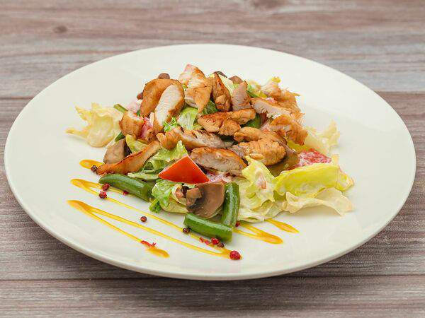 Перчим & солим - Салат с куриной грудкой и шампиньонами