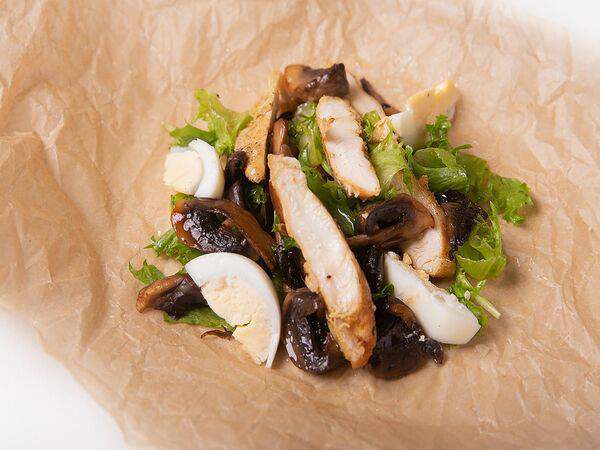 Пицца экспресс 777999 - Салат с курицей и грибами