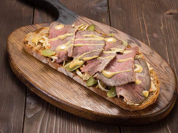 Колбасофф - Брускетта с ростбифом