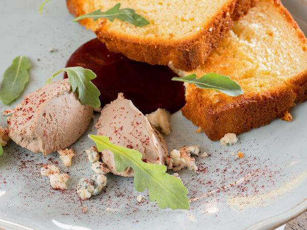 Римские каникулы - Паштет с ягодным соусом и бриошем