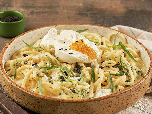 Урюк - Лагман с бурратой и щучьей икрой