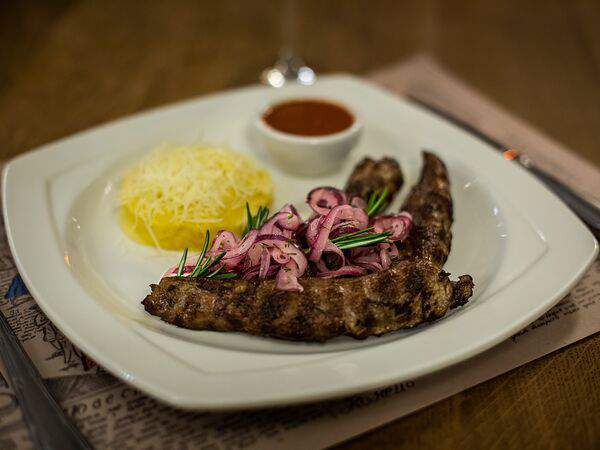 Гостевая изба - Жареная баранья вырезка