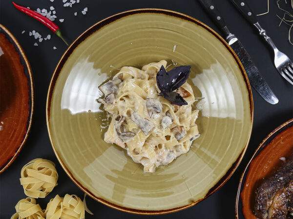 Rast Pub - Феттуччине с грибами