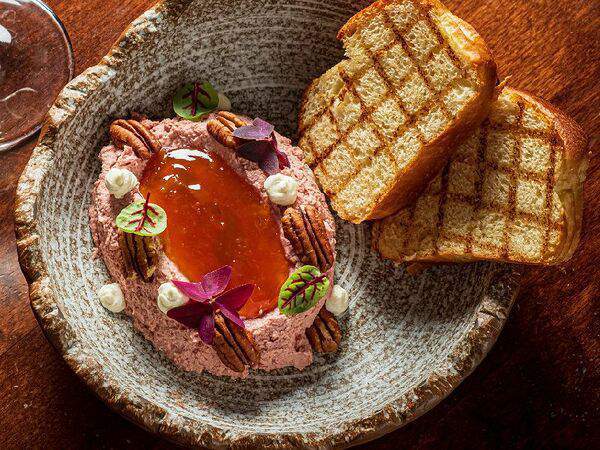 Гости рестопаб - Паштет из печени цыпленка