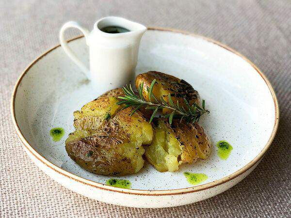 Моне - Картофель с соусом из зеленых трав