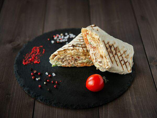Kebab house - Шаурма в тонком лаваше половинка