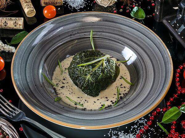 Leroy - Семга с савойской капустой с соусом Бер Блан