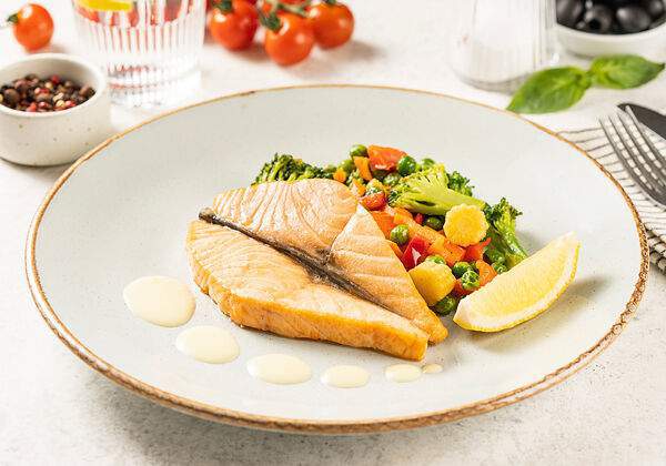 IL Патио - Лосось с овощами на гриле