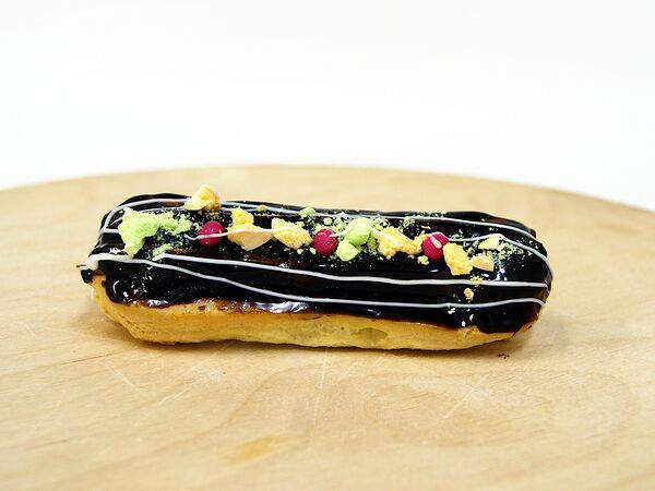 Ля Галетт - Пирожное эклер с заварным кремом