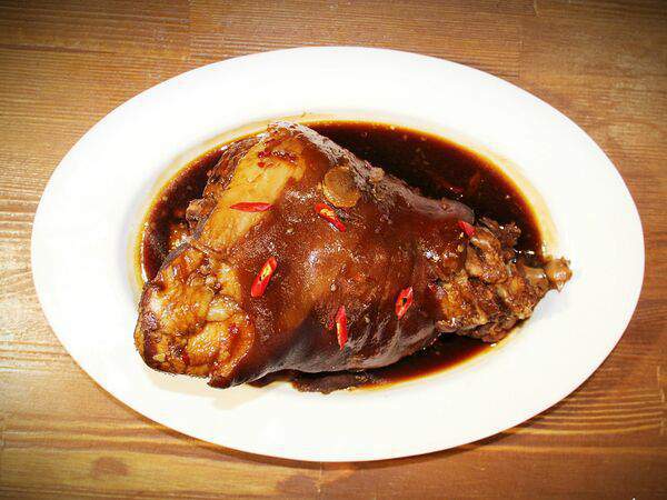 Чи & Фань - Свиная рулька