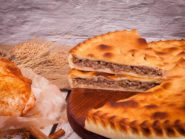 Осетинские пироги и пицца - Пирог с мясом и капустой