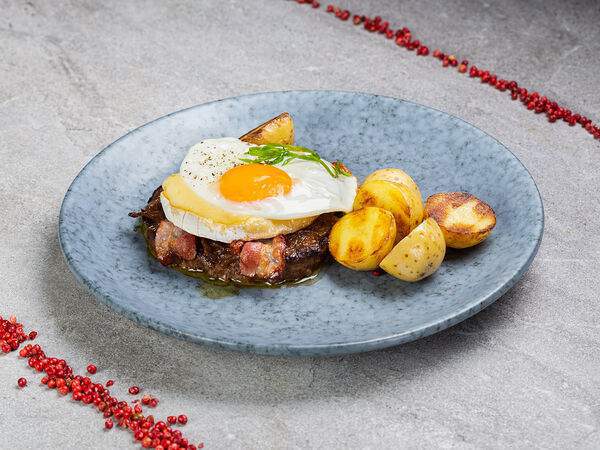 Alibi - Бифштекс с беконом и сыром камамбер