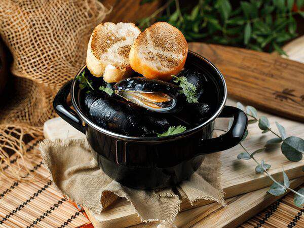 Поке от Not Only Poke by Bigvava - Мидии в сливочно-чесночном соусе