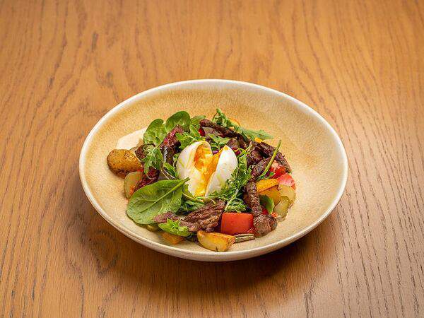 Бруни - Тёплый салат с ростбифом