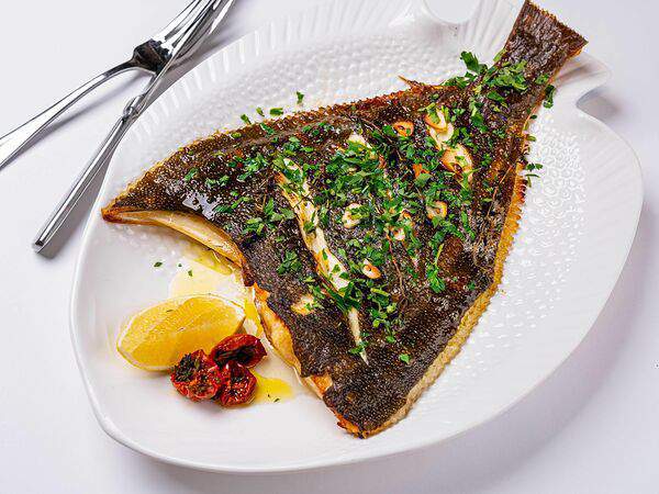 Клево - Камбала с пряными травами и чесноком