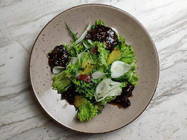 Massimo - Салат с куриной печенью, апельсином и фенхелем