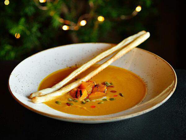 Базилик - Тыквенный крем-суп с гриссини