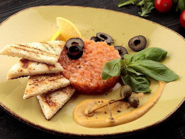 McKey Pub & Restauraunt - Тартар из лосося